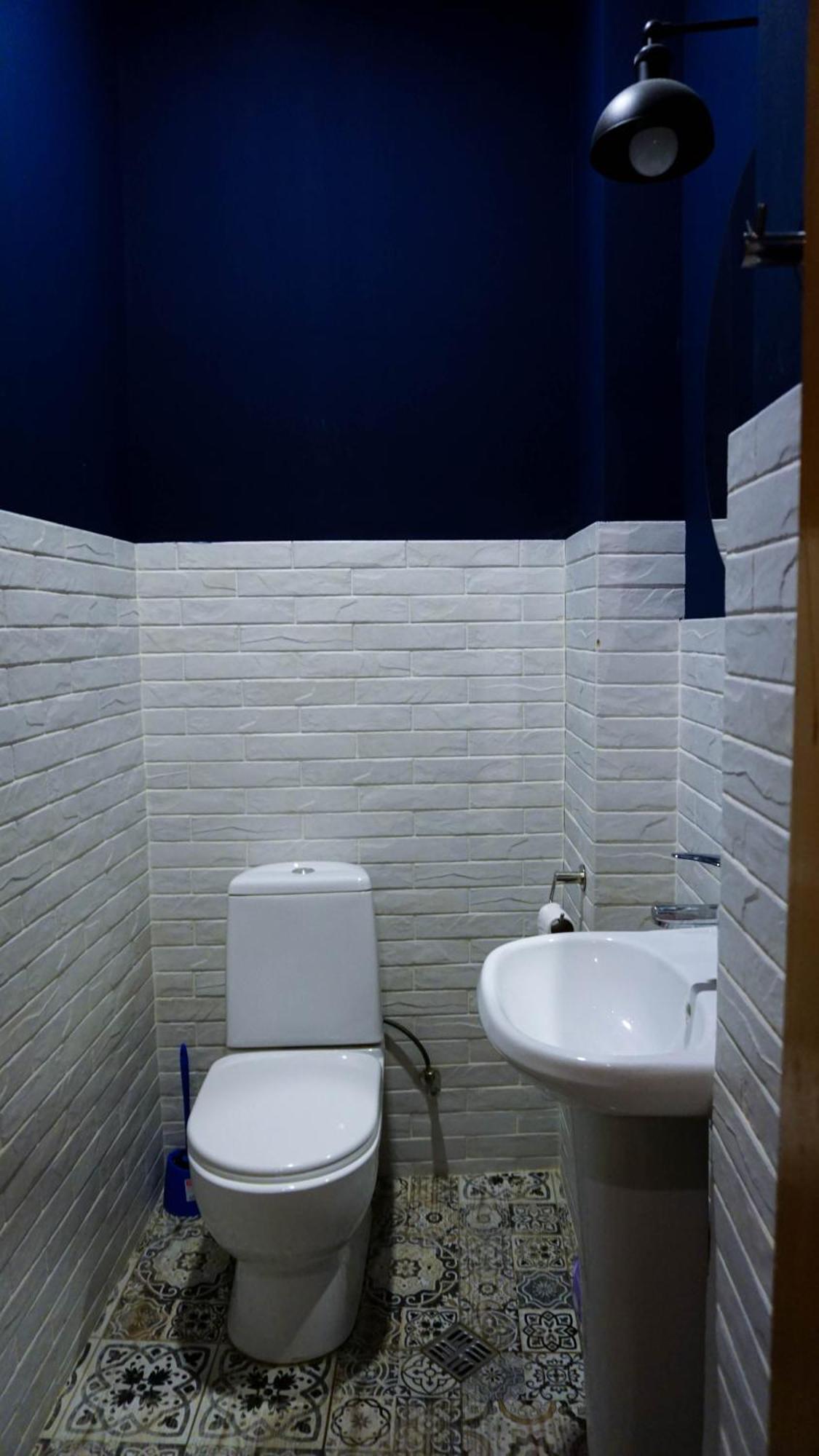 J Square Hostel Тбилиси Экстерьер фото